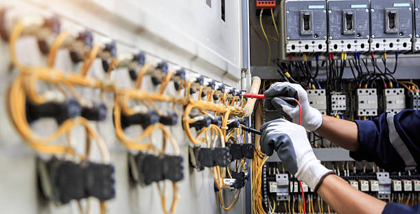 Professional Electrician technician working in Malvern, OH